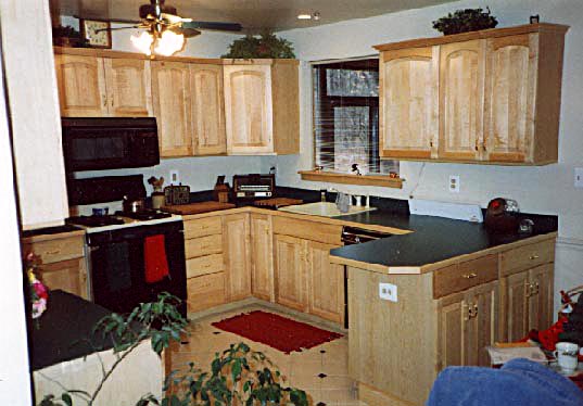 Maple kitchen cabinets